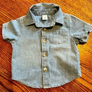 Old Navy Baby Chambray Button Down Shirt Size 0-3 Months
